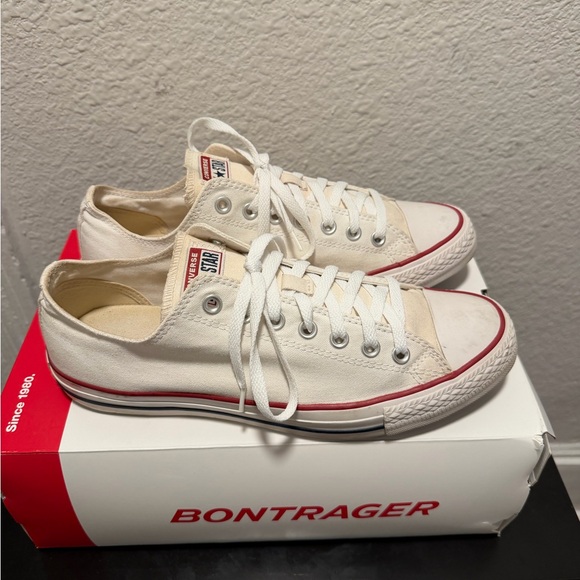 Converse Chuck Taylor’s low top sneakers - Picture 4 of 8